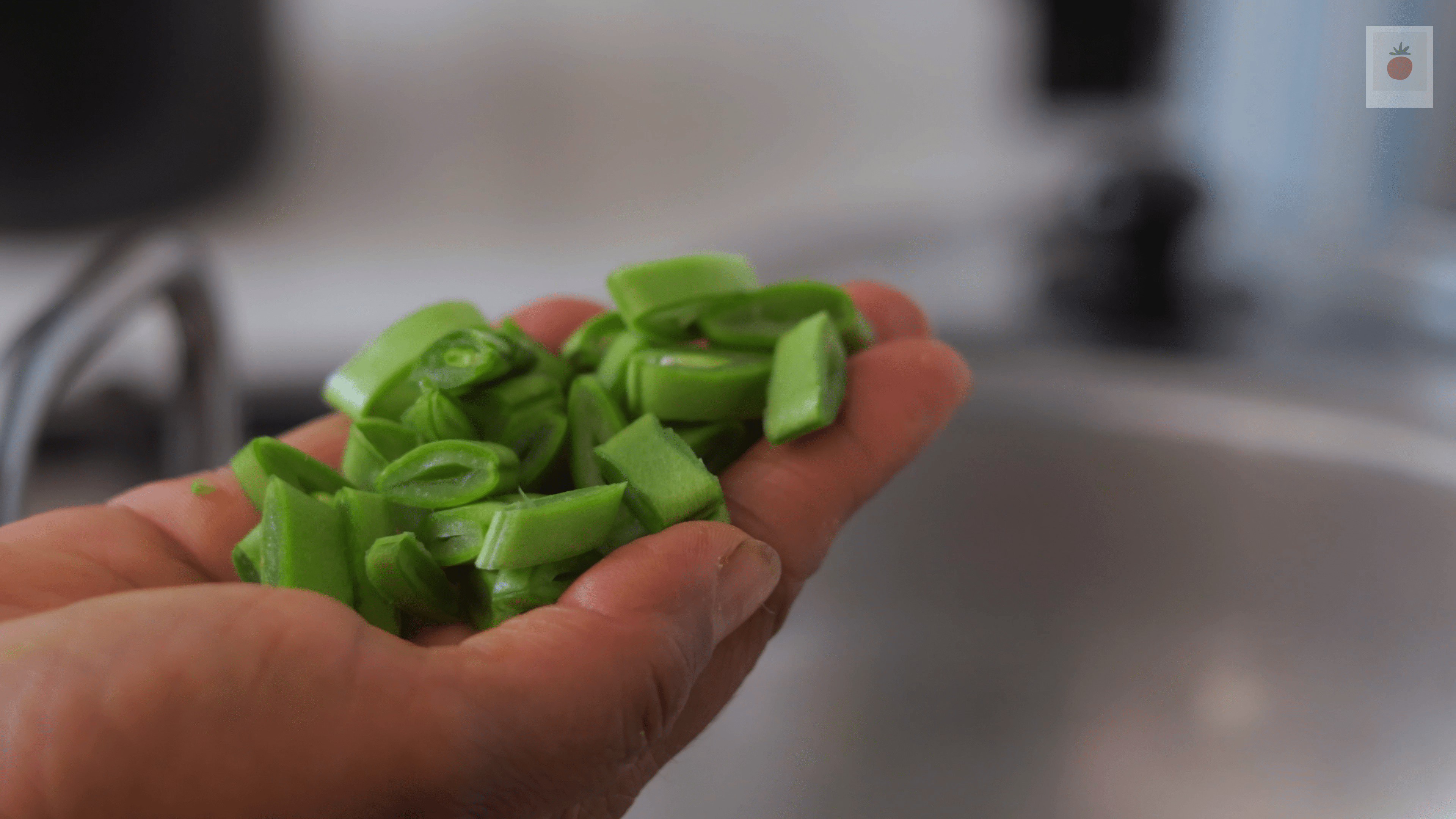 beans that are cut for making beans stir fry